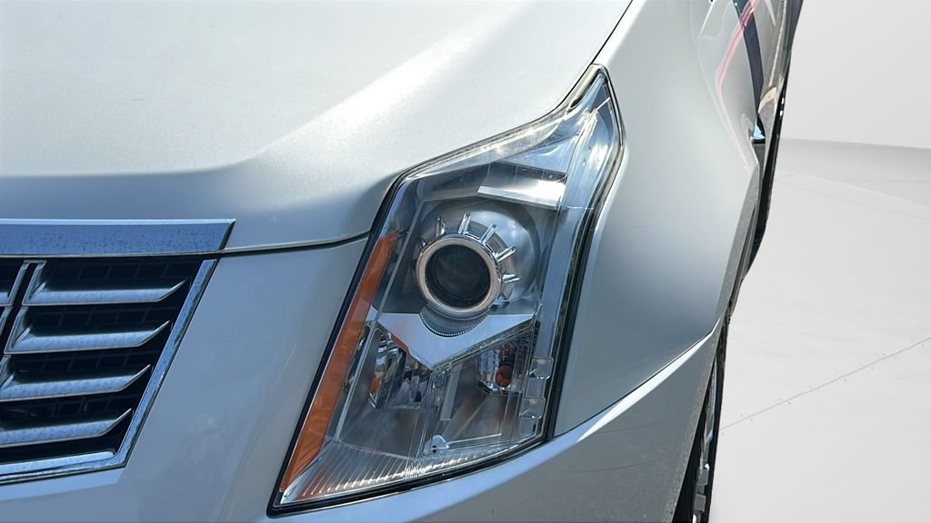 Used 2015 Cadillac SRX Luxury w/ Trailering Package AWD/4WD image 26