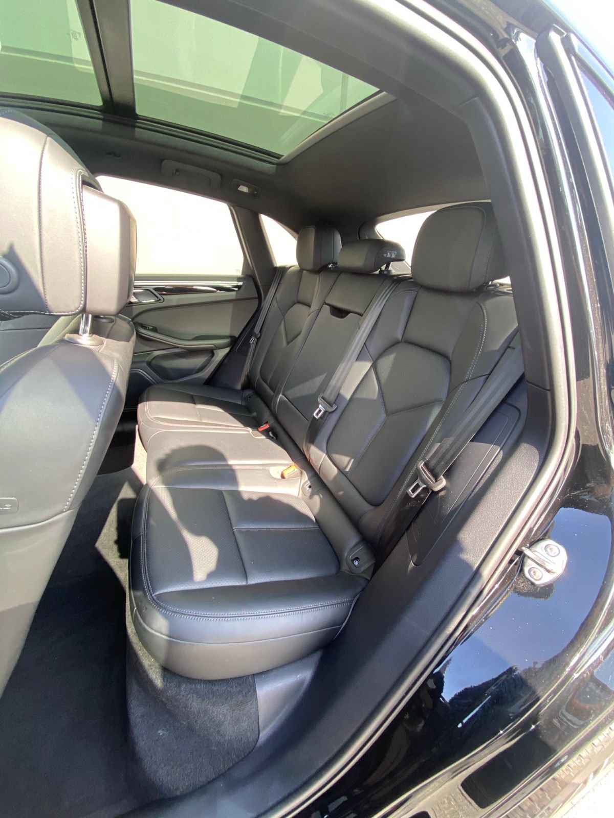 Used 2023 Porsche Macan AWD/4WD image 10