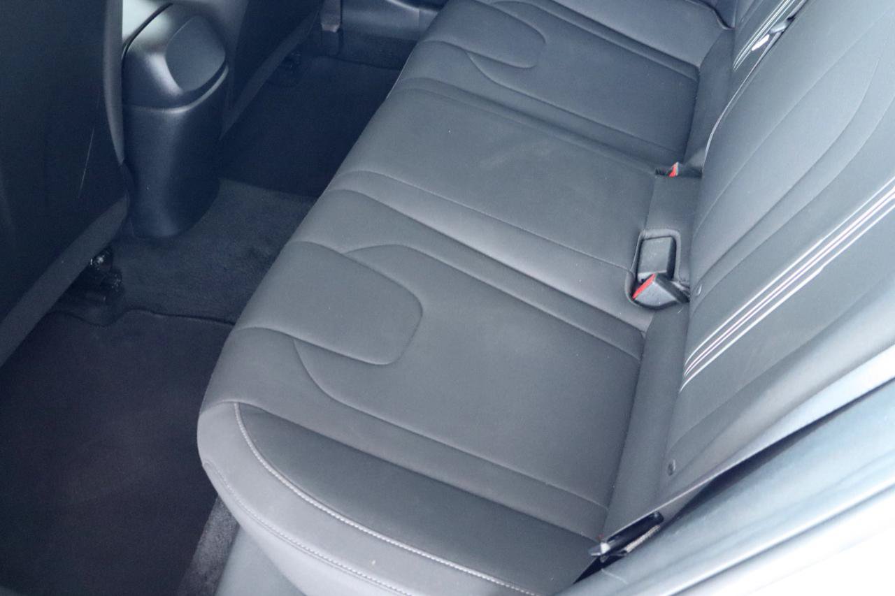 Used 2023 Hyundai Elantra SEL w/ Cargo Package FWD image 30