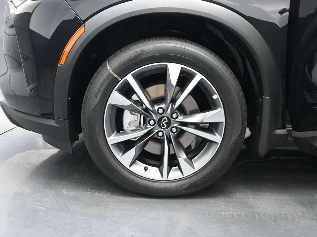 Certified 2025 INFINITI QX60 Luxe w/ Vision Package image 10