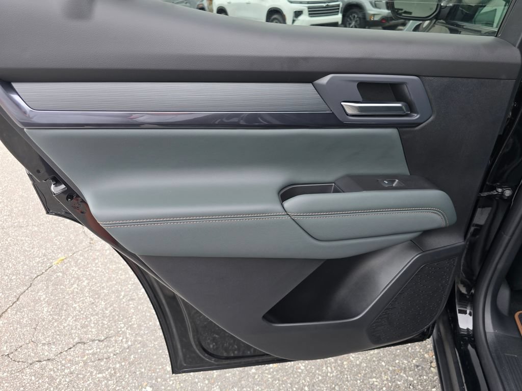 New 2026 GMC Terrain AT4 w/ Technology Package II AWD/4WD image 37