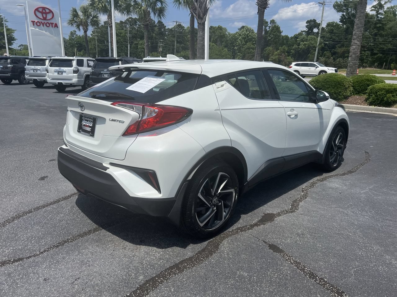 Used 2021 Toyota C-HR Limited FWD image 10