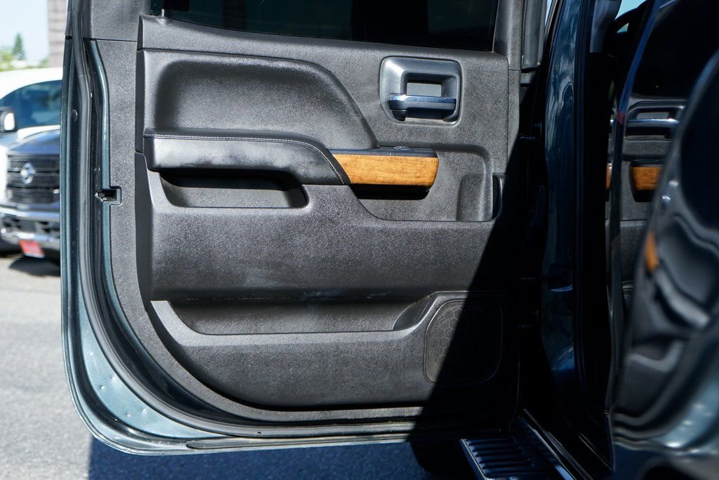 Used 2018 Chevrolet Silverado 3500 High Country w/ Duramax Plus Package image 38