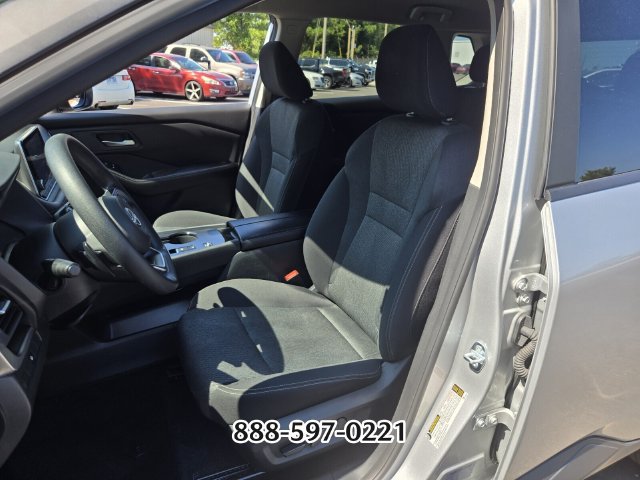 Used 2024 Nissan Rogue SV FWD image 9
