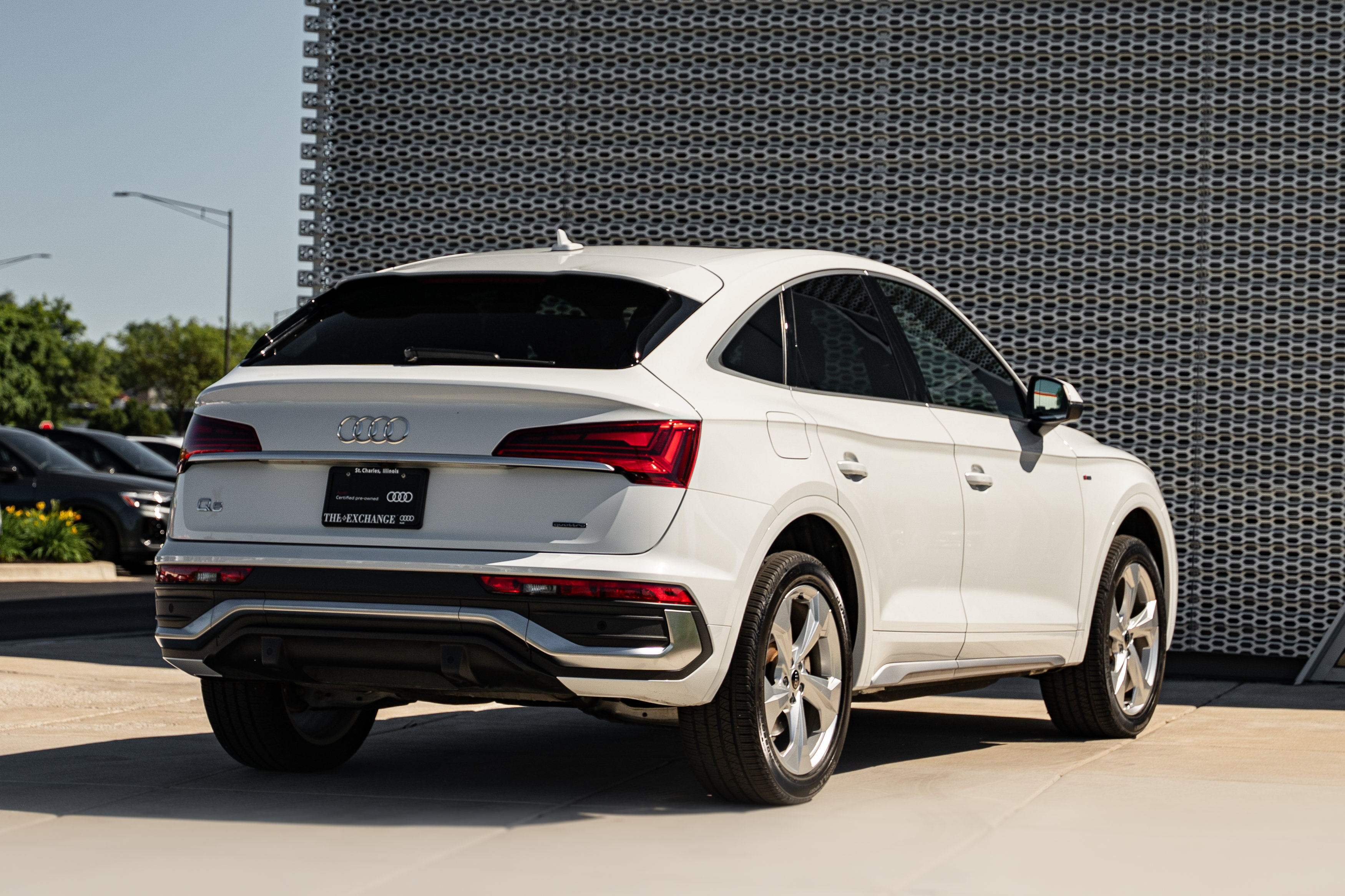 Certified 2023 Audi Q5 2.0T Premium w/ Convenience Package AWD/4WD image 4