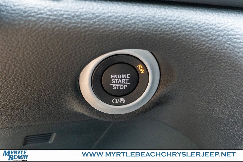 New 2026 Chrysler Pacifica Select image 28