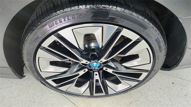 Used 2024 BMW i5 eDrive40i w/ Premium Package image 58