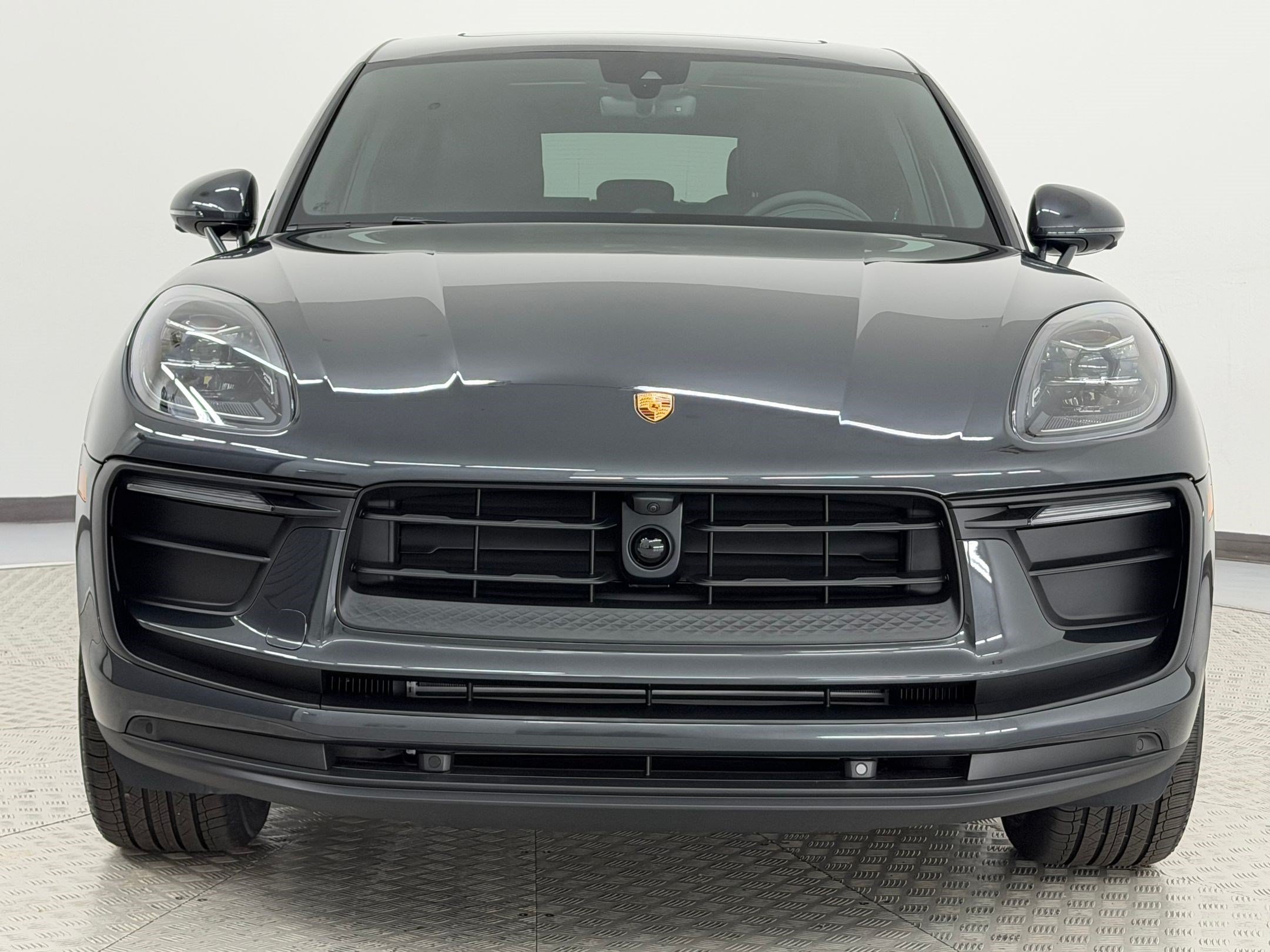 New 2026 Porsche Macan AWD/4WD image 6