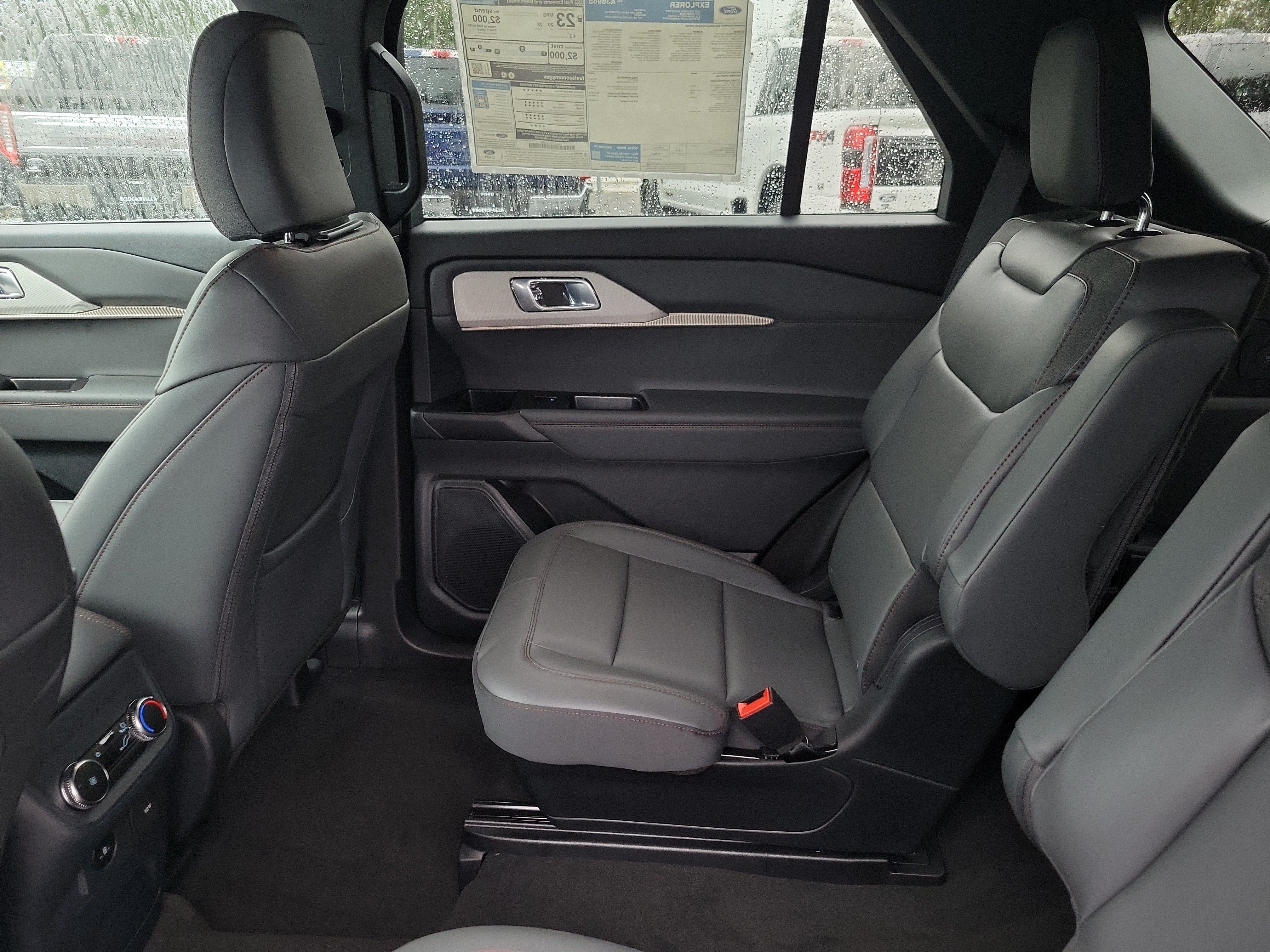New 2027 Ford Explorer Active w/ Active Comfort Package RWD image 17
