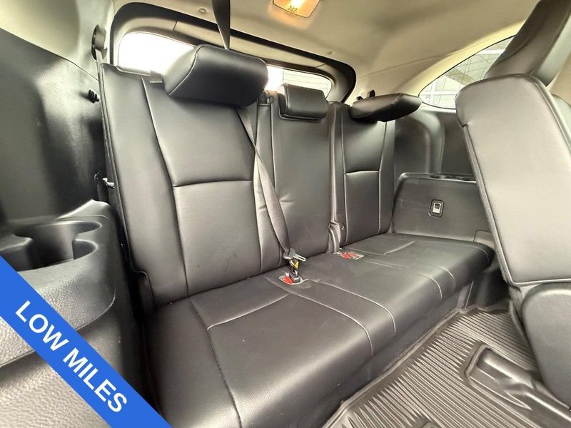 Used 2023 Toyota Highlander XLE AWD/4WD image 11