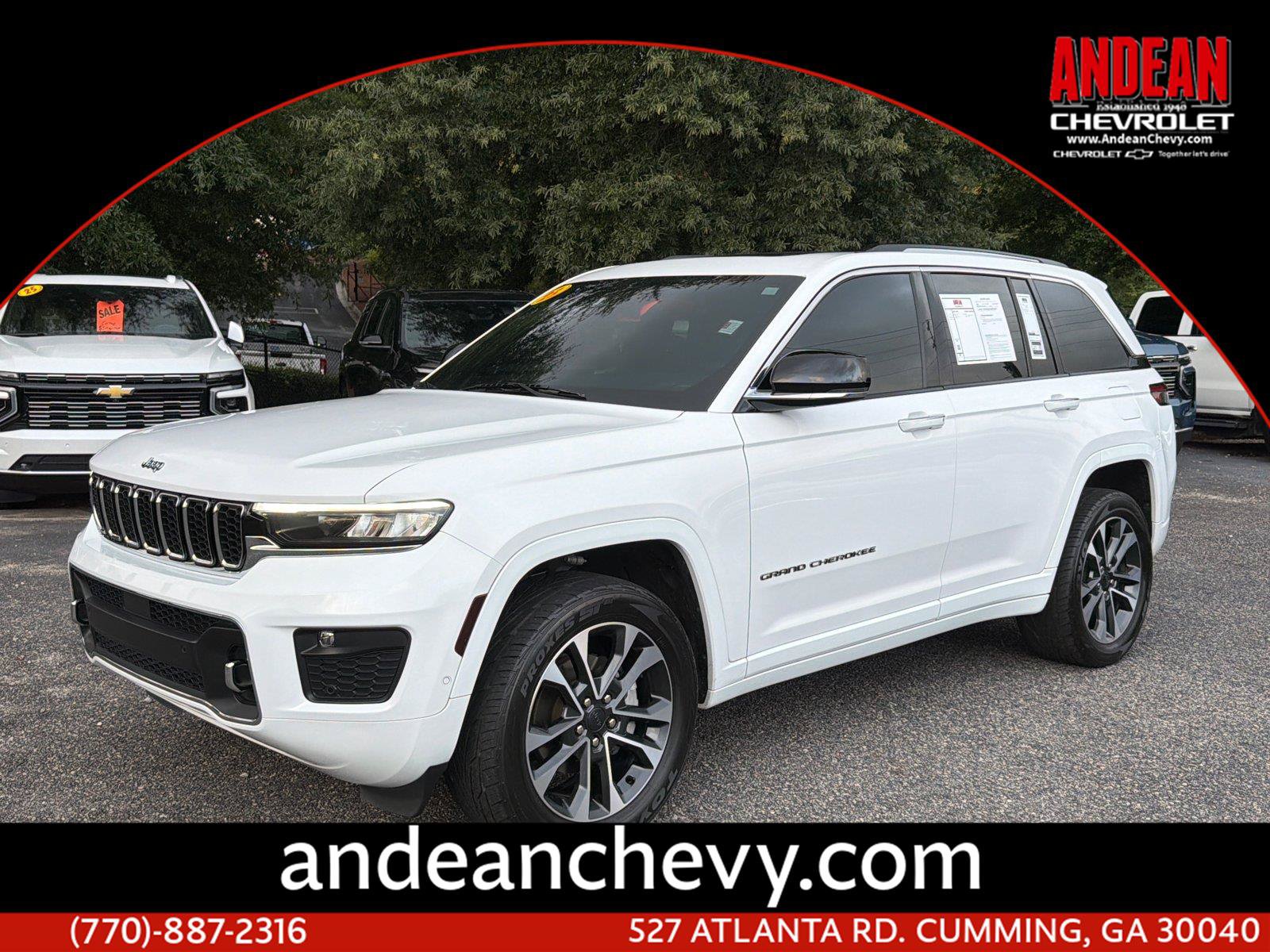Used 2023 Jeep Grand Cherokee Overland RWD image 1