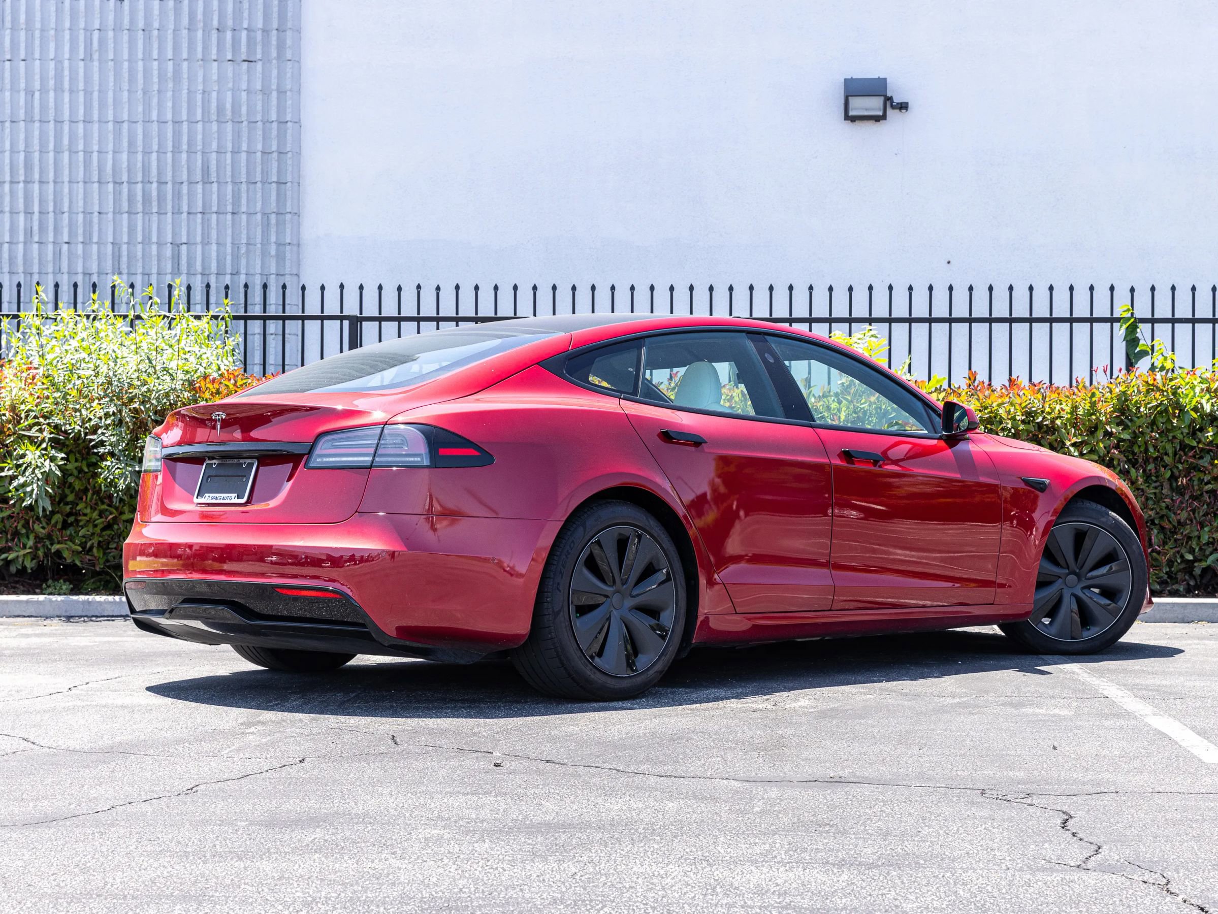Used 2022 Tesla Model S Standard Range AWD/4WD image 12