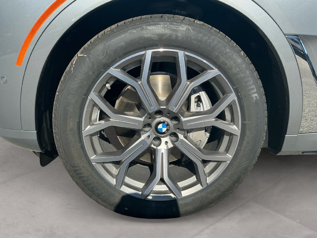 New 2027 BMW X7 xDrive40i w/ Premium Package AWD/4WD image 14