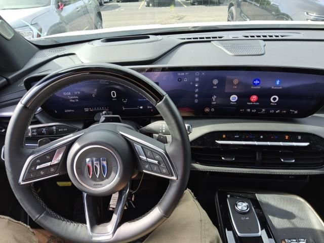 Used 2025 Buick Enclave Avenir FWD image 7