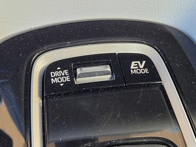 Certified 2025 Toyota Corolla SE w/ Convenience Package FWD image 15