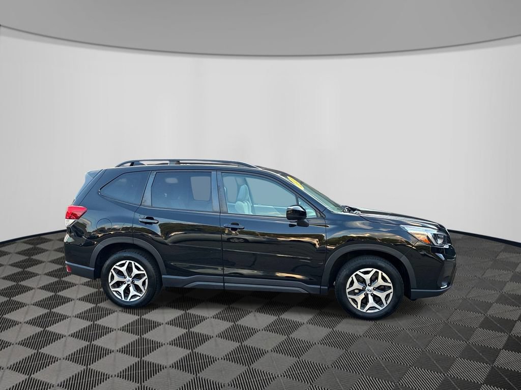 Used 2021 Subaru Forester Premium AWD/4WD image 9