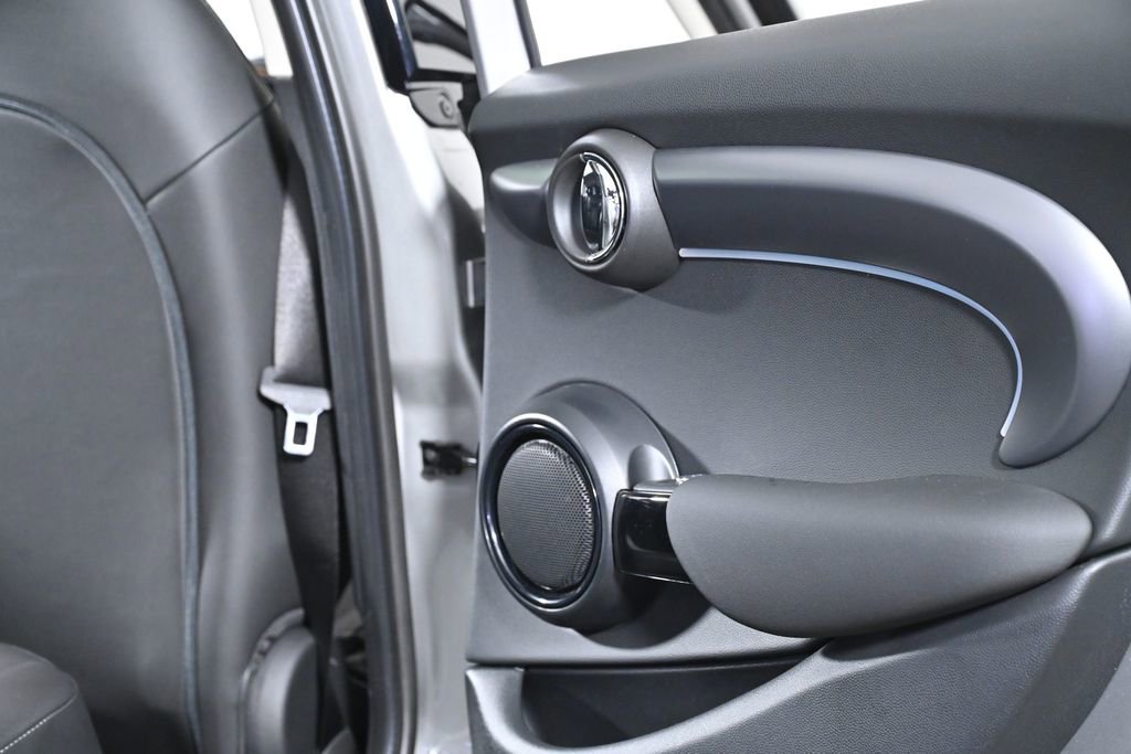 Certified 2023 MINI Cooper 4-Door Hardtop image 24