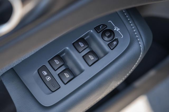 Certified 2022 Volvo XC60 T8 R-Design w/ Advanced Package image 37