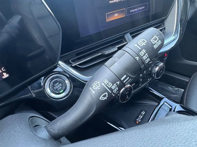 Certified 2025 Chevrolet Trax RS w/ Sunroof Package FWD image 10