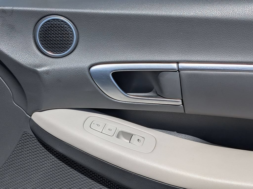 Used 2025 Hyundai Sonata SEL FWD image 33