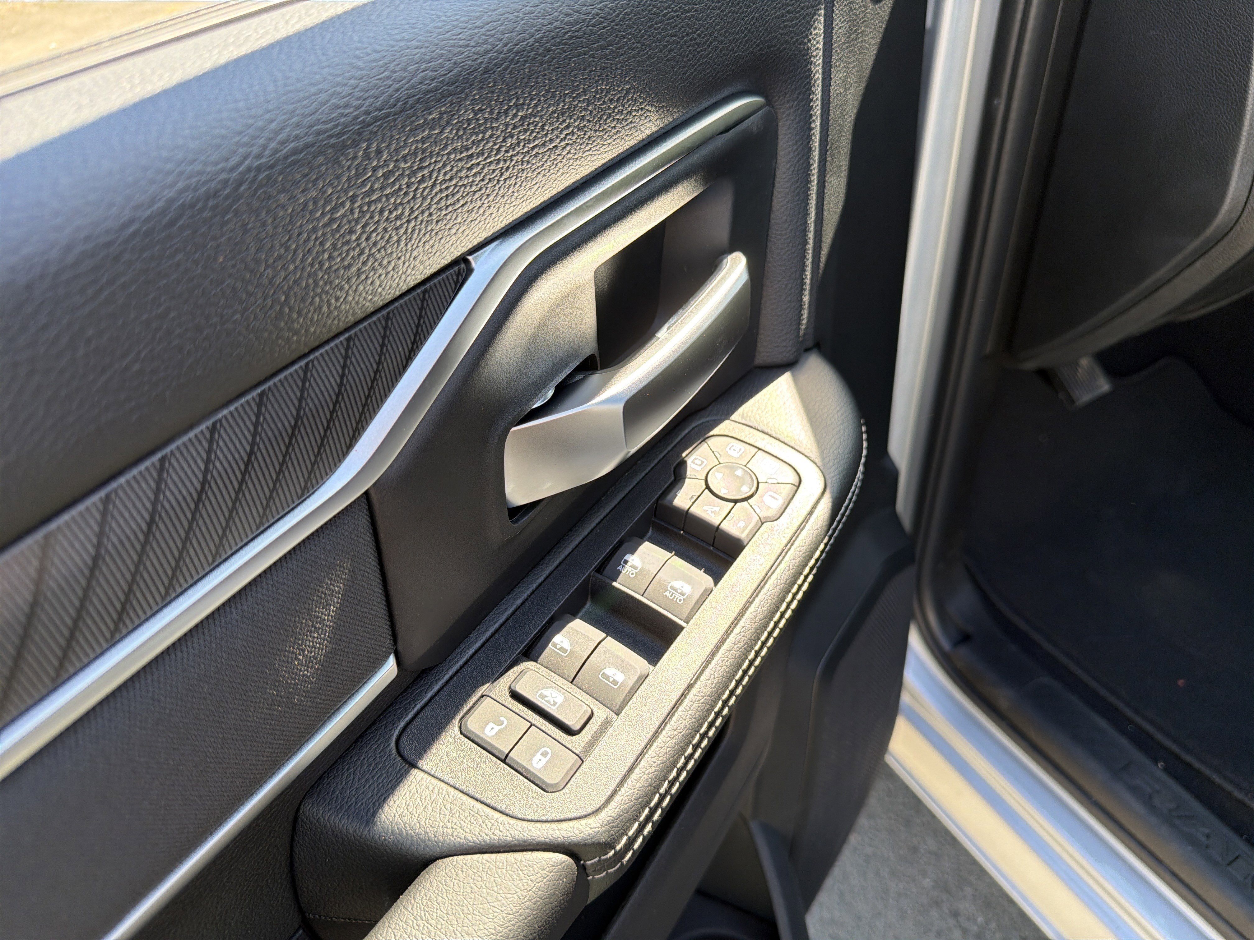 New 2026 RAM 3500 Big Horn AWD/4WD image 15