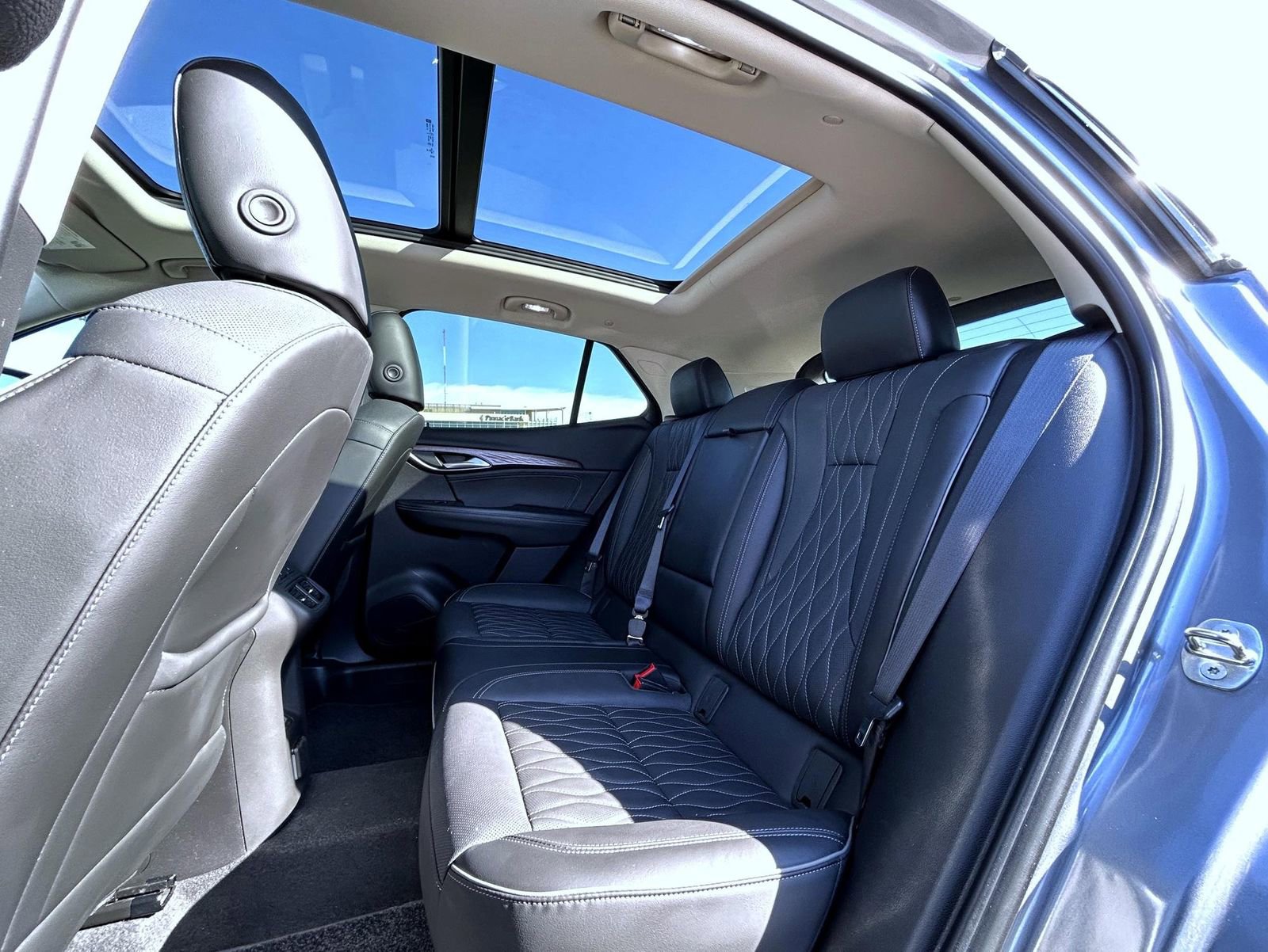 Used 2021 Buick Envision Avenir image 19