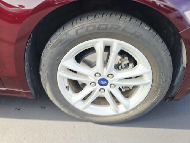 Used 2018 Ford Fusion SE w/ Fusion SE Technology Package FWD image 13