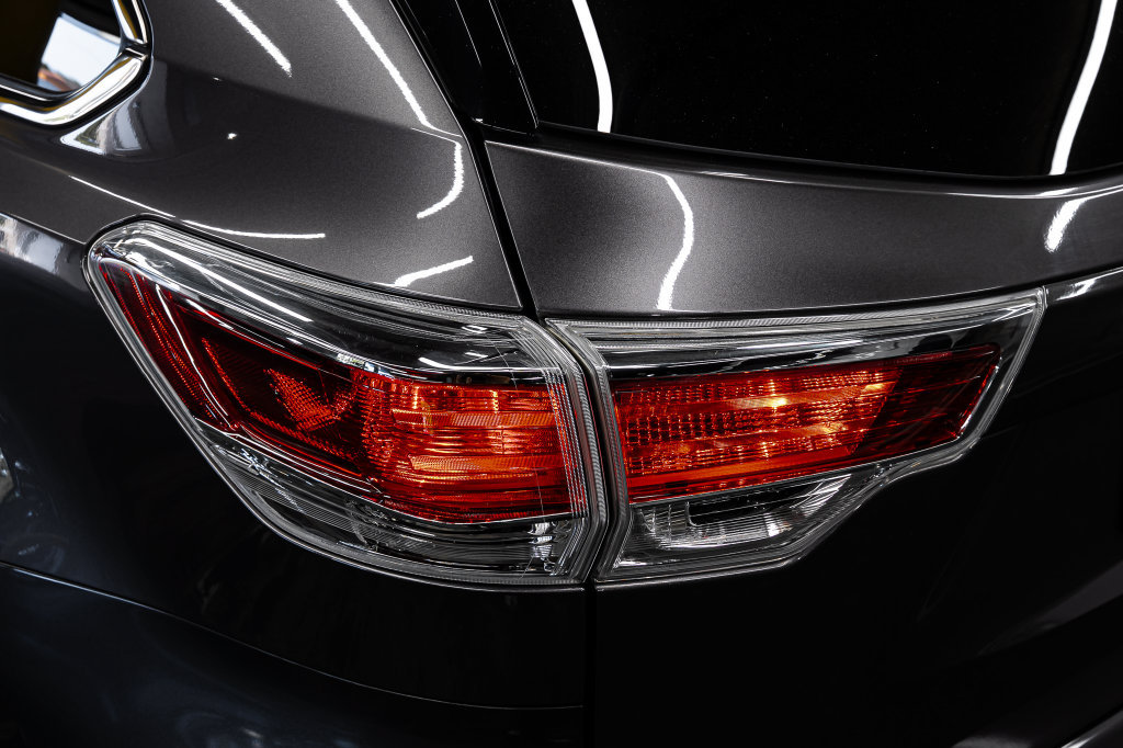 Used 2016 Toyota Highlander LE FWD image 14