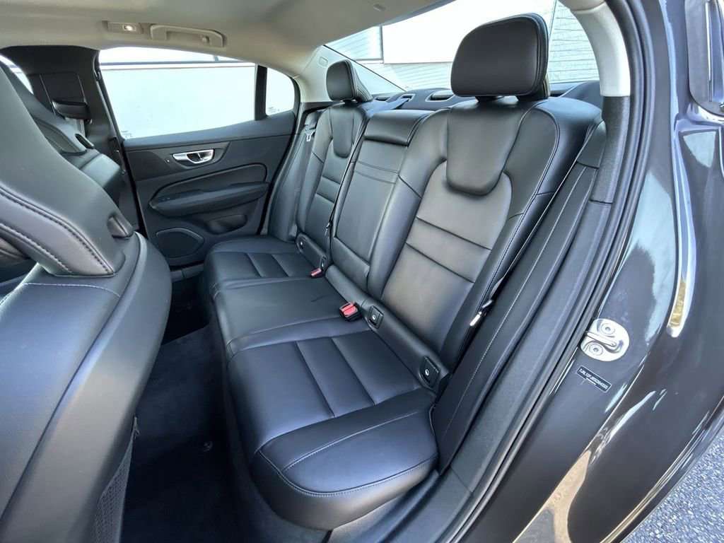 Used 2025 Volvo S60 B5 Core FWD image 23