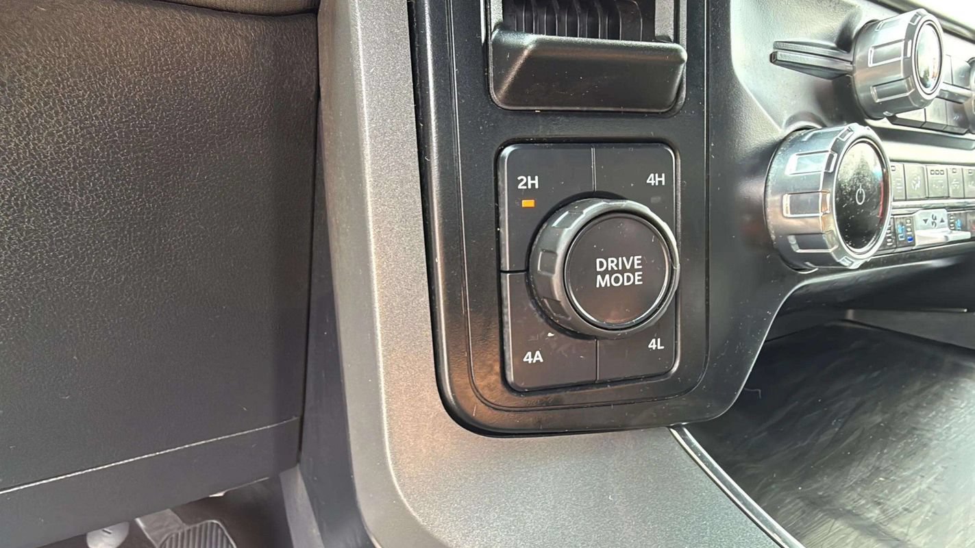 Used 2024 Ford F150 Lariat AWD/4WD image 14