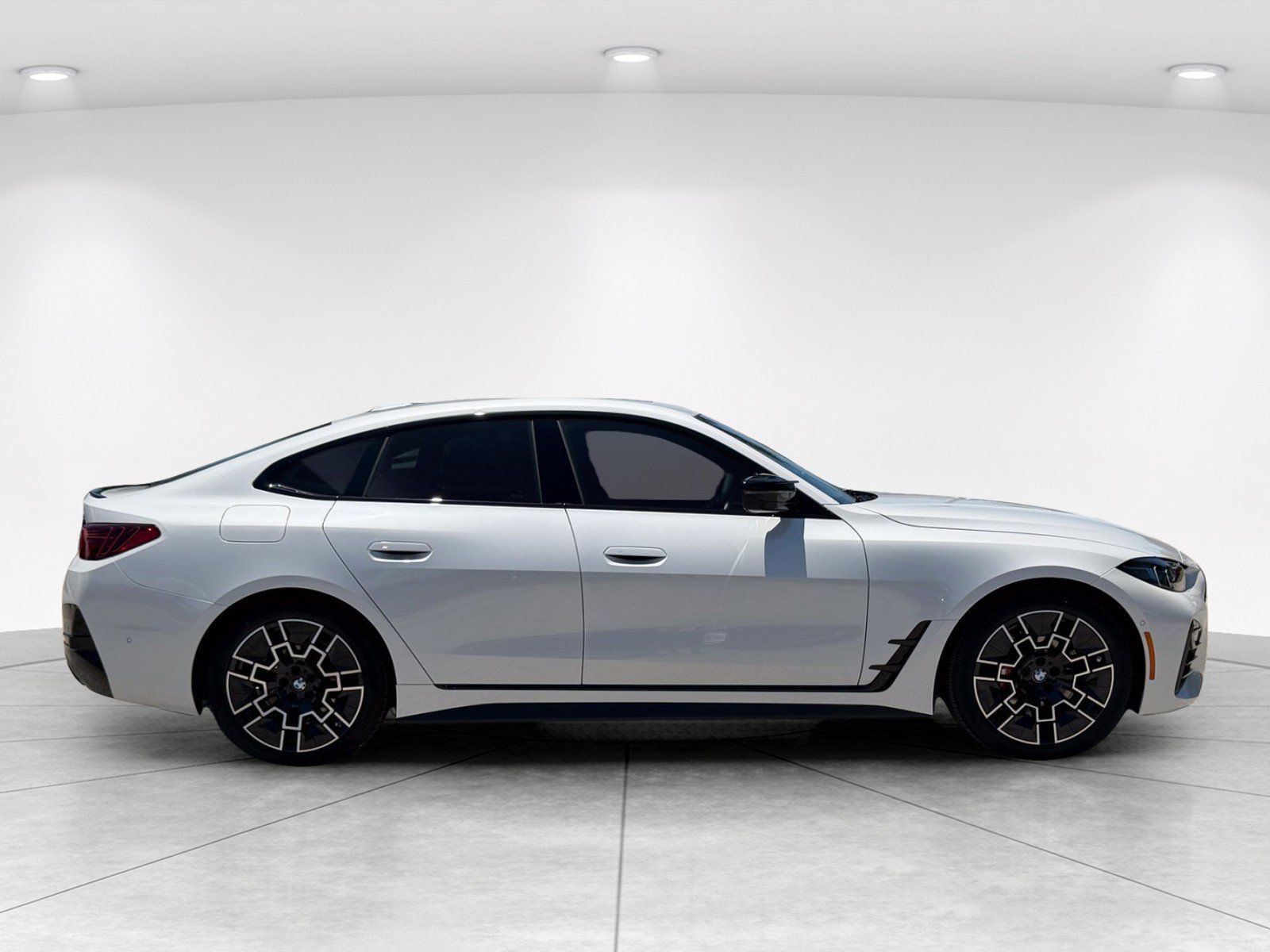 New 2026 BMW M440i w/ Premium Package RWD image 2