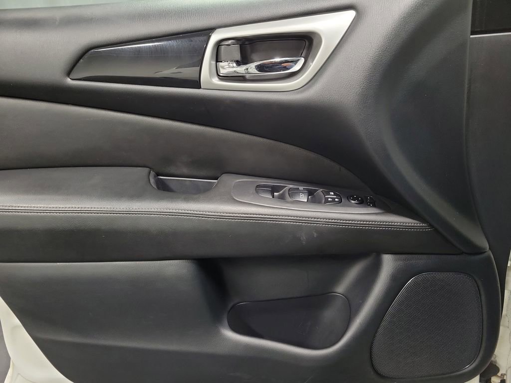 Used 2019 Nissan Pathfinder SV image 23