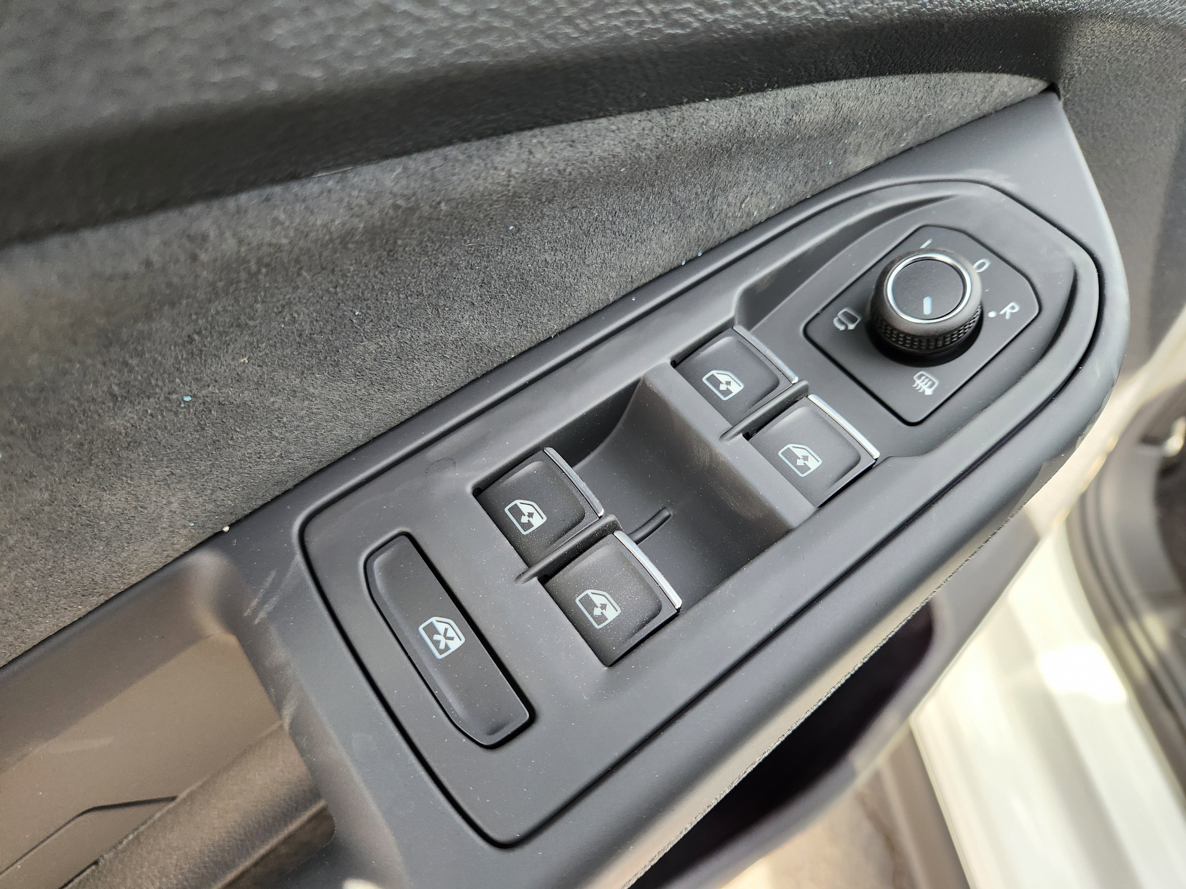 New 2026 Volkswagen Golf SE image 14