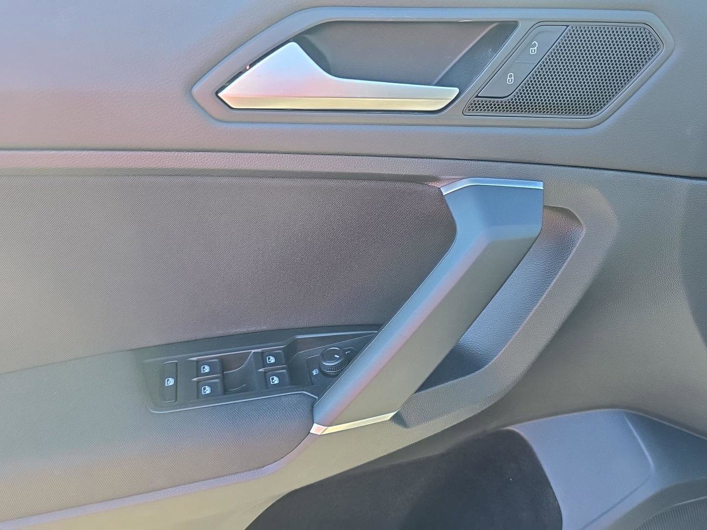 Used 2020 Volkswagen Tiguan S image 13