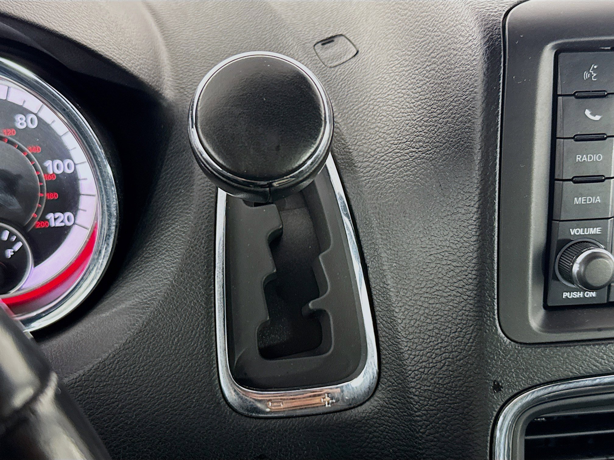 Used 2019 Dodge Grand Caravan SXT image 19