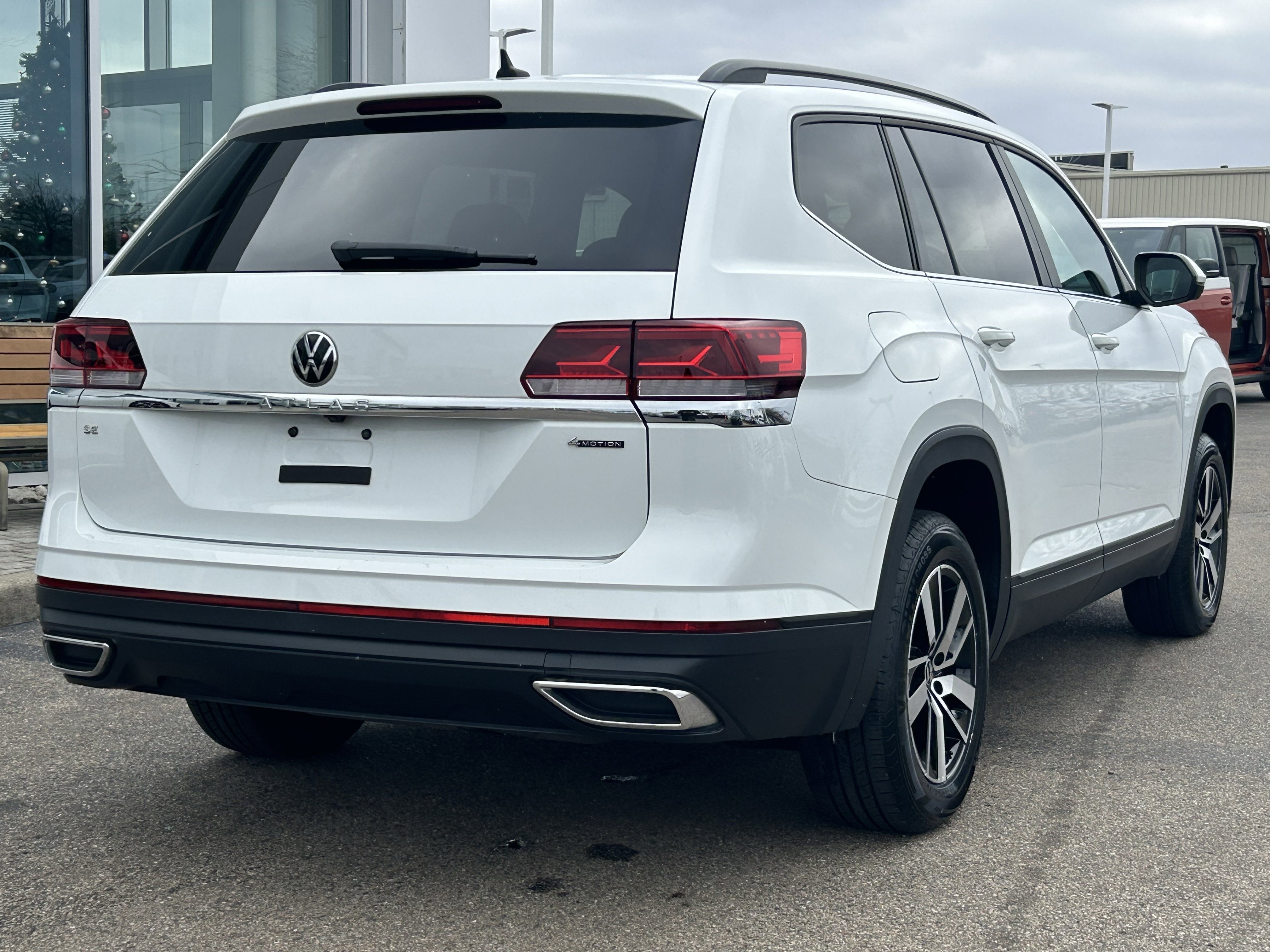 Certified 2023 Volkswagen Atlas SE image 7