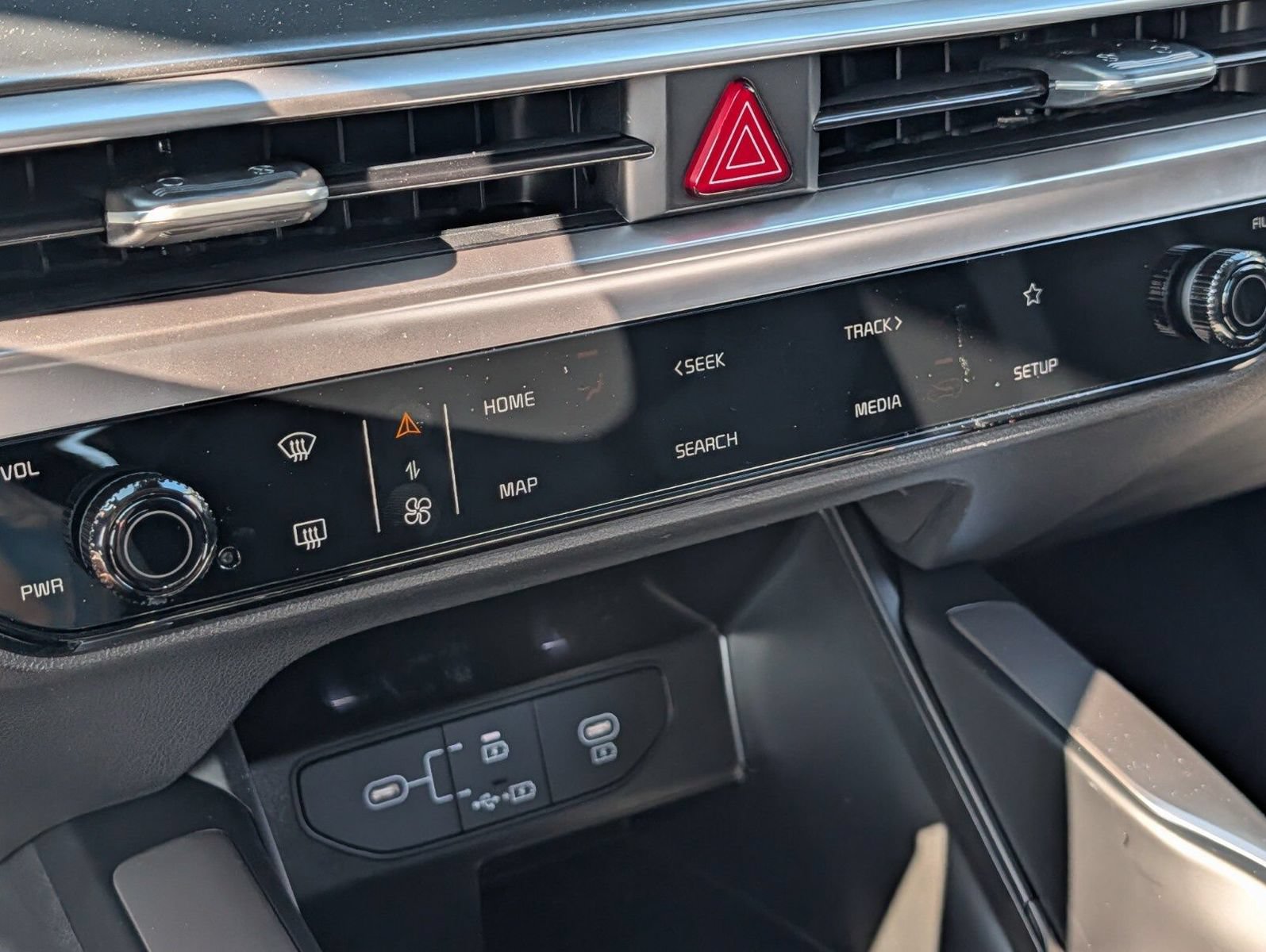 New 2026 Kia Sorento LX FWD image 8