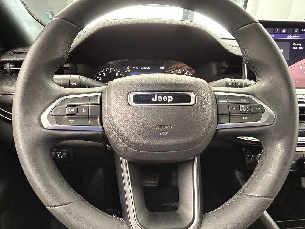 Used 2022 Jeep Compass Latitude FWD image 24