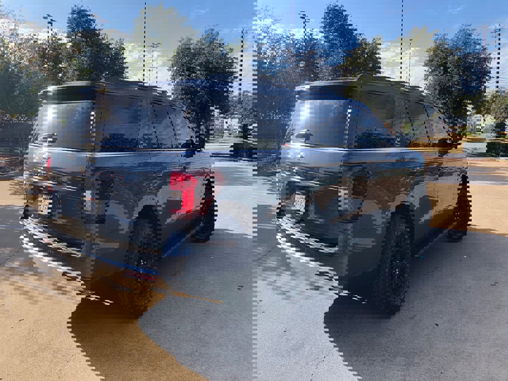 Used 2022 Ford Expedition Timberline image 6