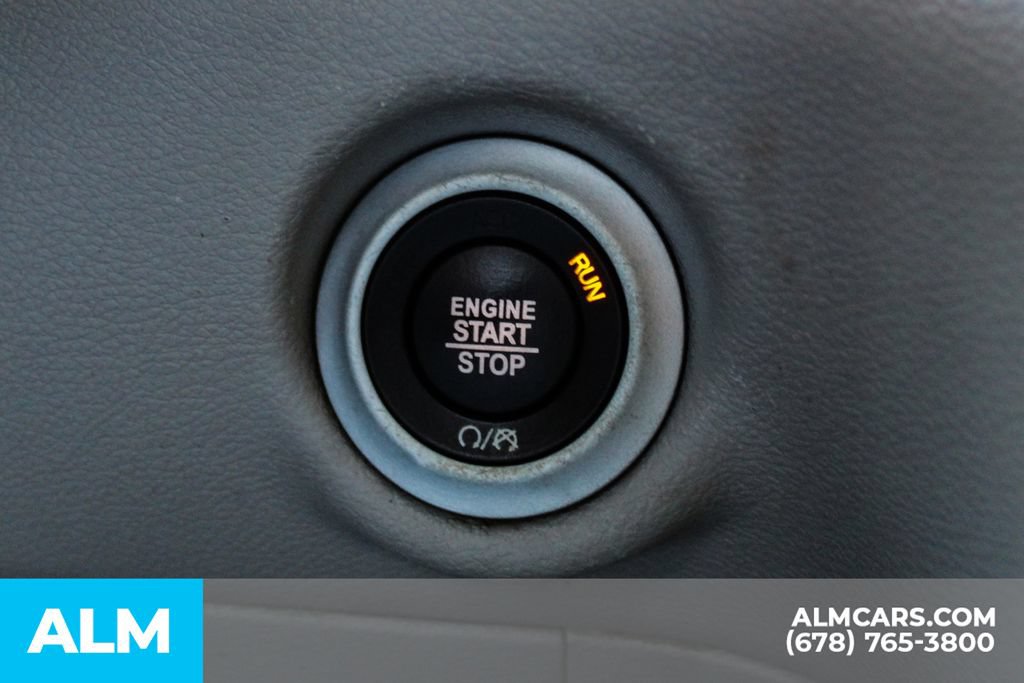 Used 2023 Chrysler Pacifica Touring-L FWD image 26