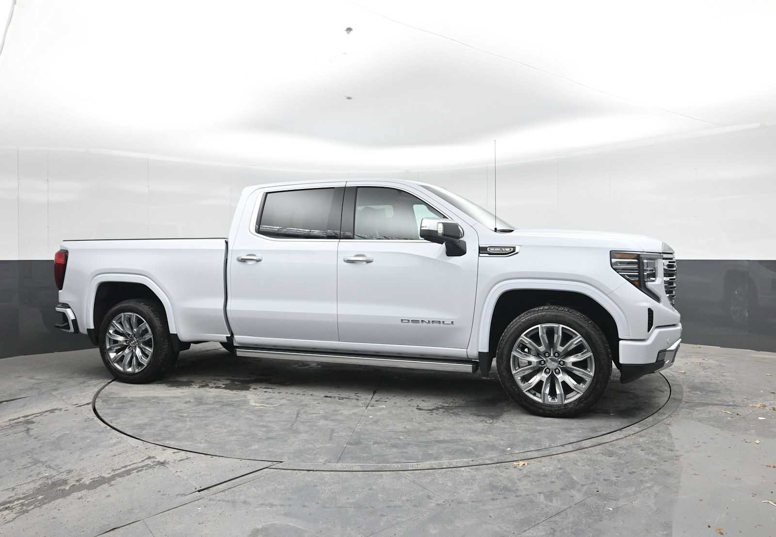 New 2026 GMC Sierra 1500 Denali w/ Denali Reserve Package AWD/4WD image 7