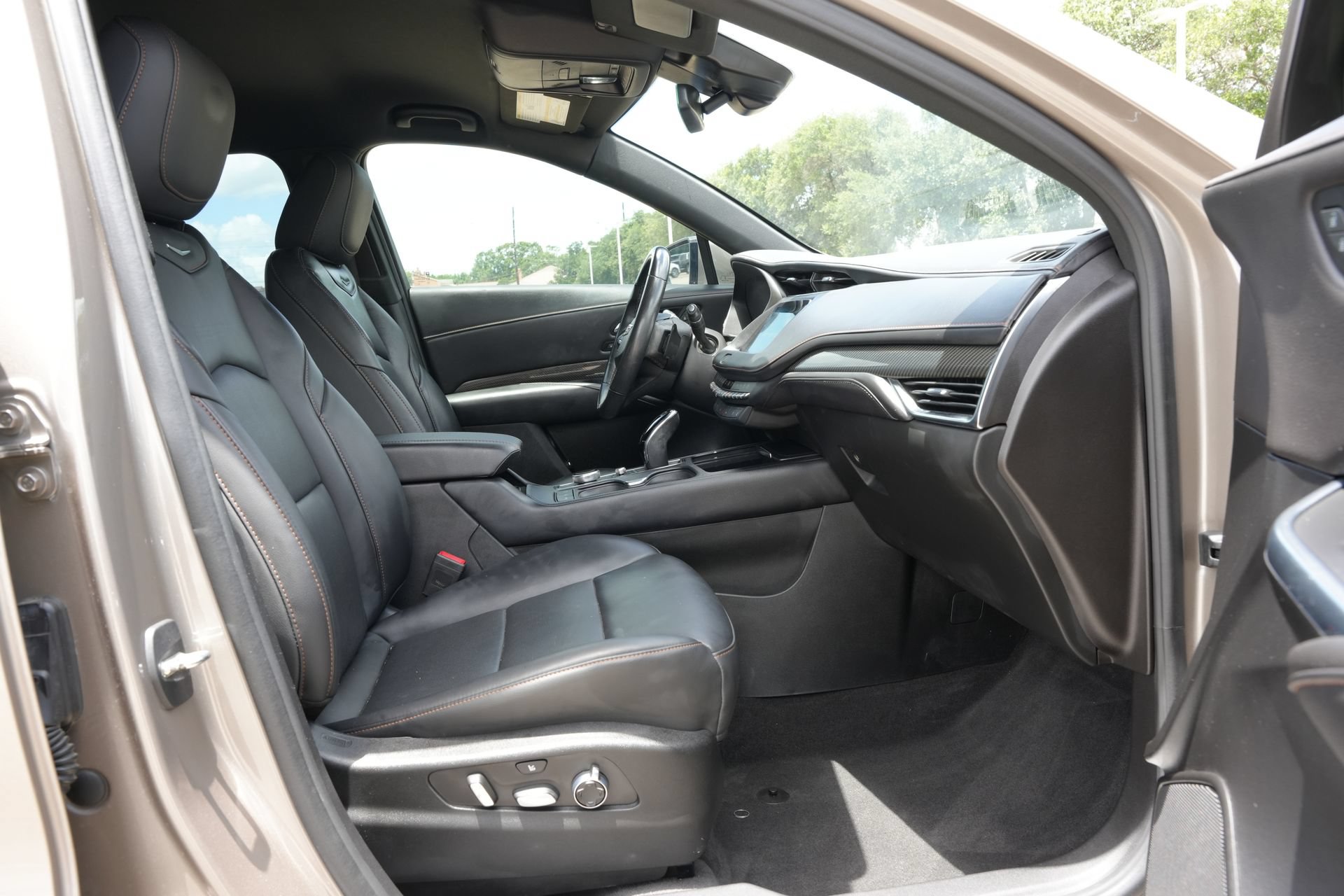 Certified 2023 Cadillac XT4 Sport FWD image 25