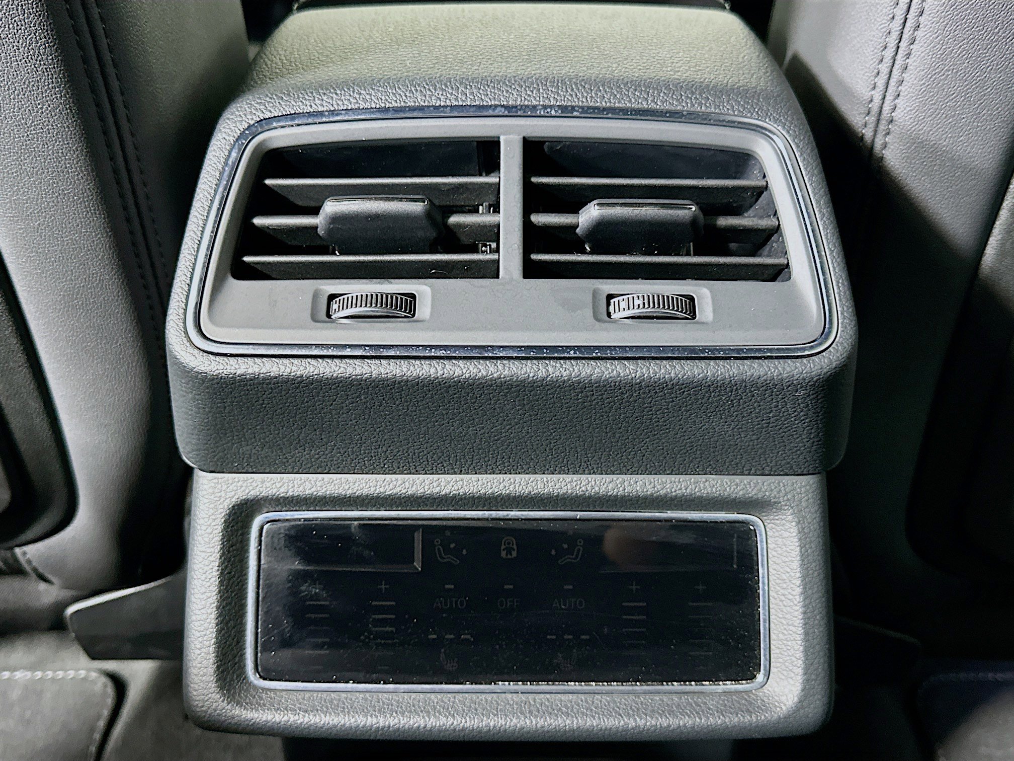 Used 2024 Audi Q8 e-tron Premium Plus w/ Premium Plus Package image 28