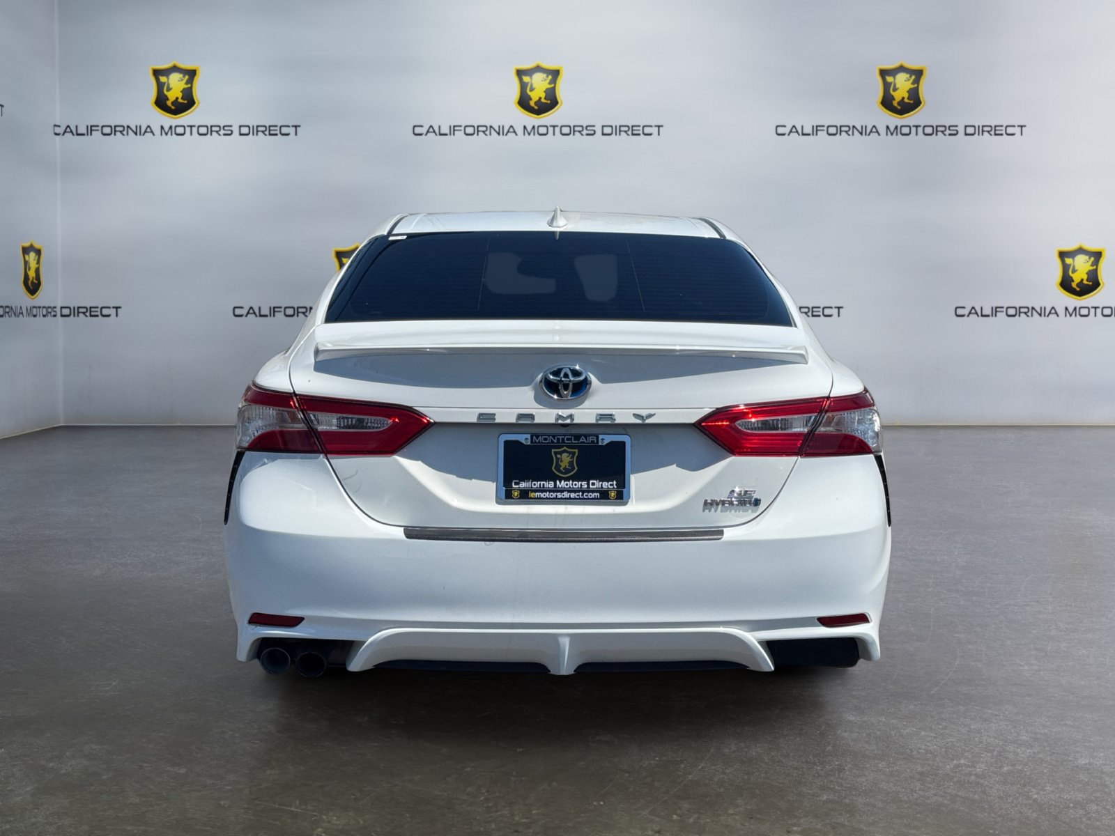 Used 2020 Toyota Camry SE w/ Sunroof Package FWD image 4