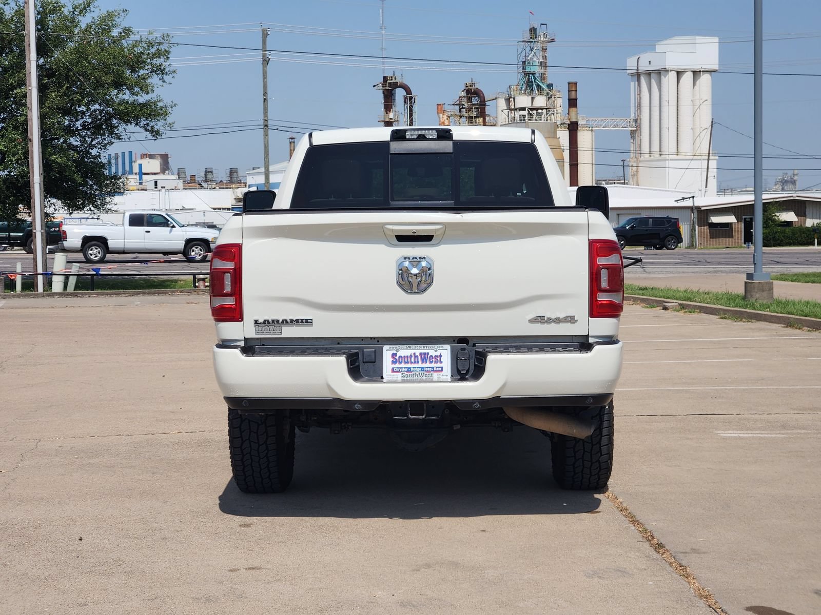 Used 2023 RAM 2500 Laramie AWD/4WD image 8