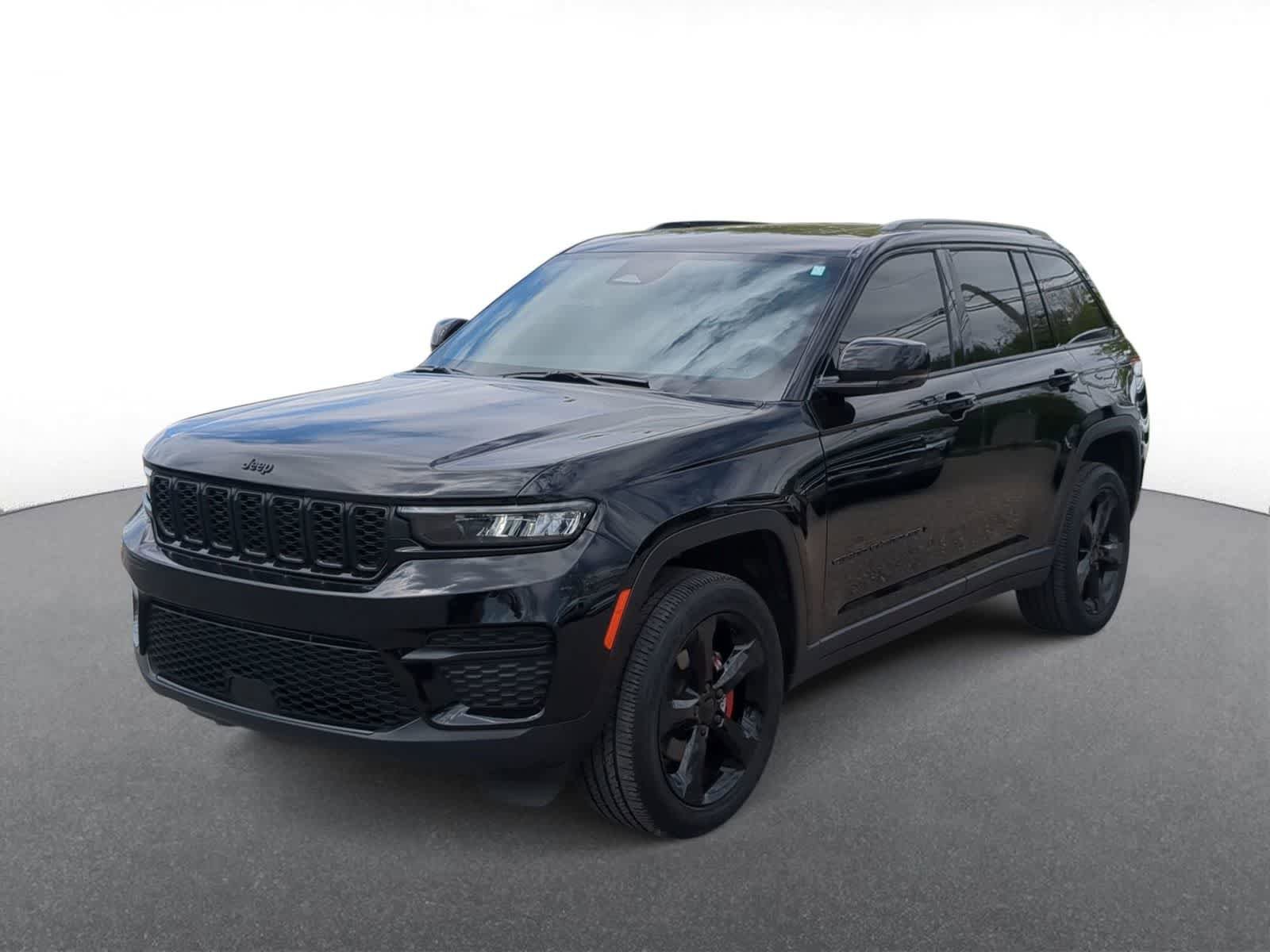 Certified 2024 Jeep Grand Cherokee Altitude AWD/4WD image 4