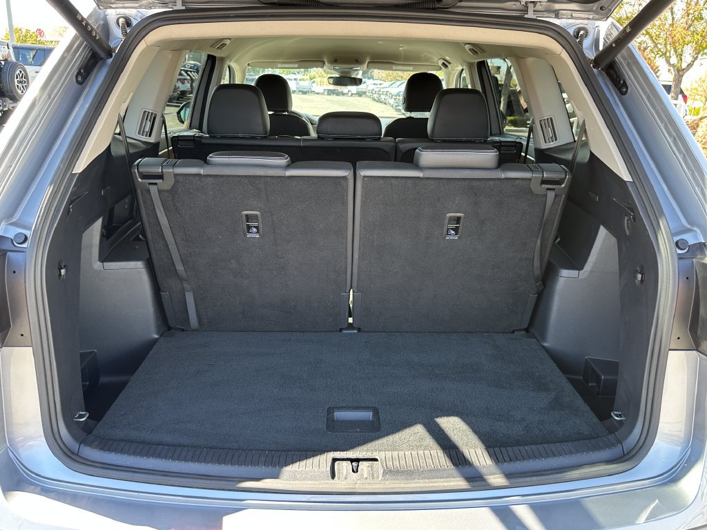 Used 2025 Volkswagen Atlas SE FWD image 21