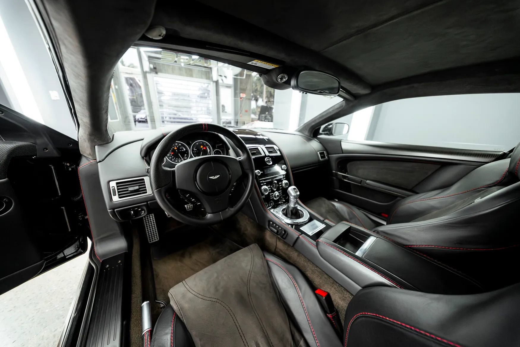 Used 2009 Aston Martin DBS Coupe RWD image 15