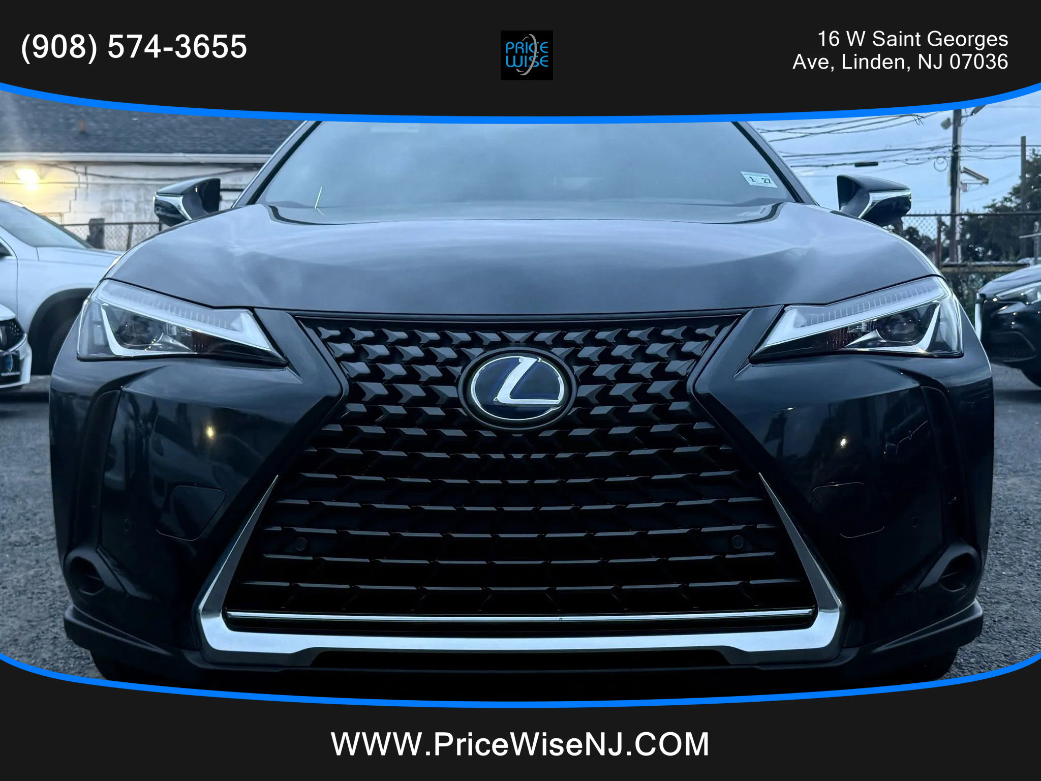 Used 2022 Lexus UX 250h w/ Premium Package image 2