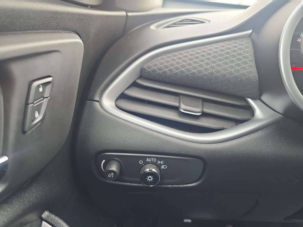 Used 2023 Chevrolet Malibu LT FWD image 20